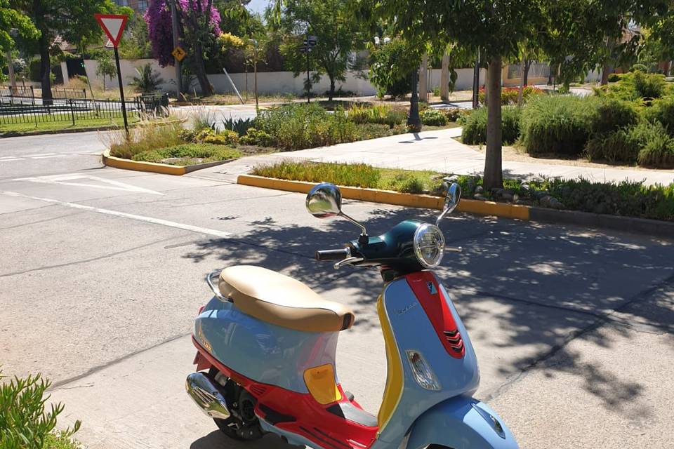 Vía Vespa, Autos