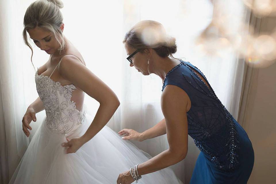 Victoria del Carmen, Tiendas de Novia