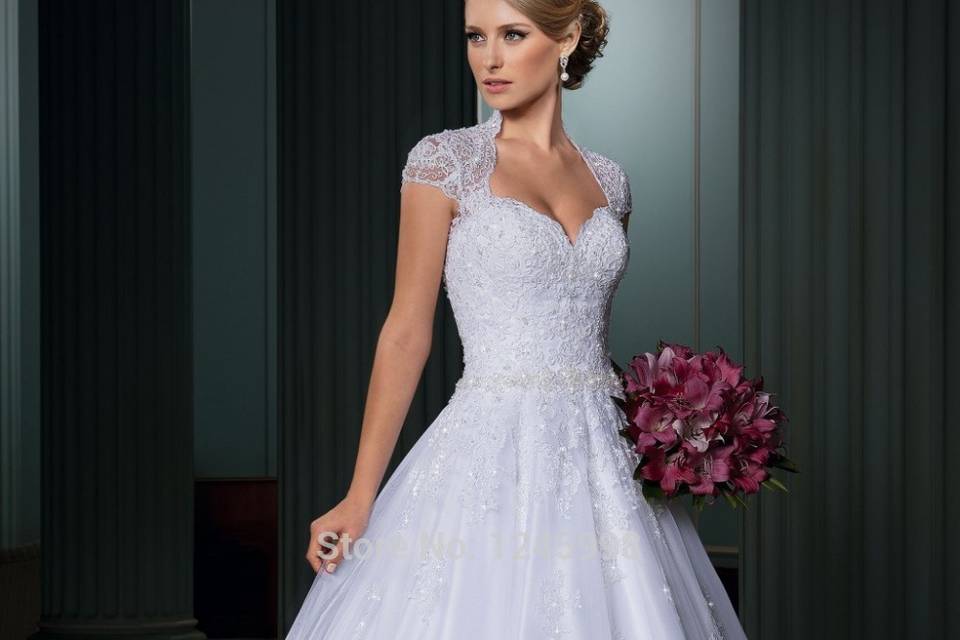 Vistiendo un Sueño, Tiendas de Novia
