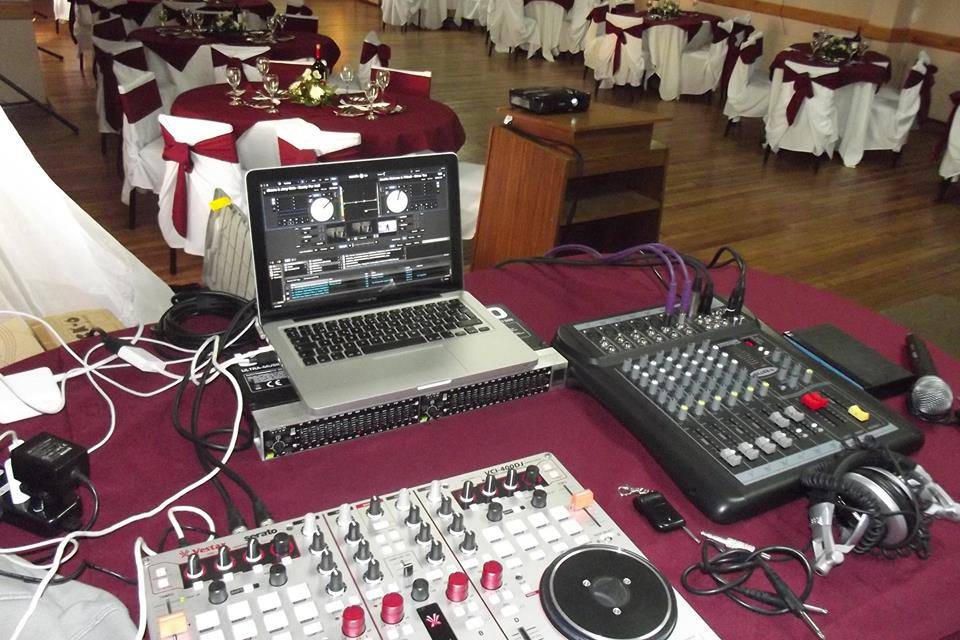 Vmax Producciones, Música