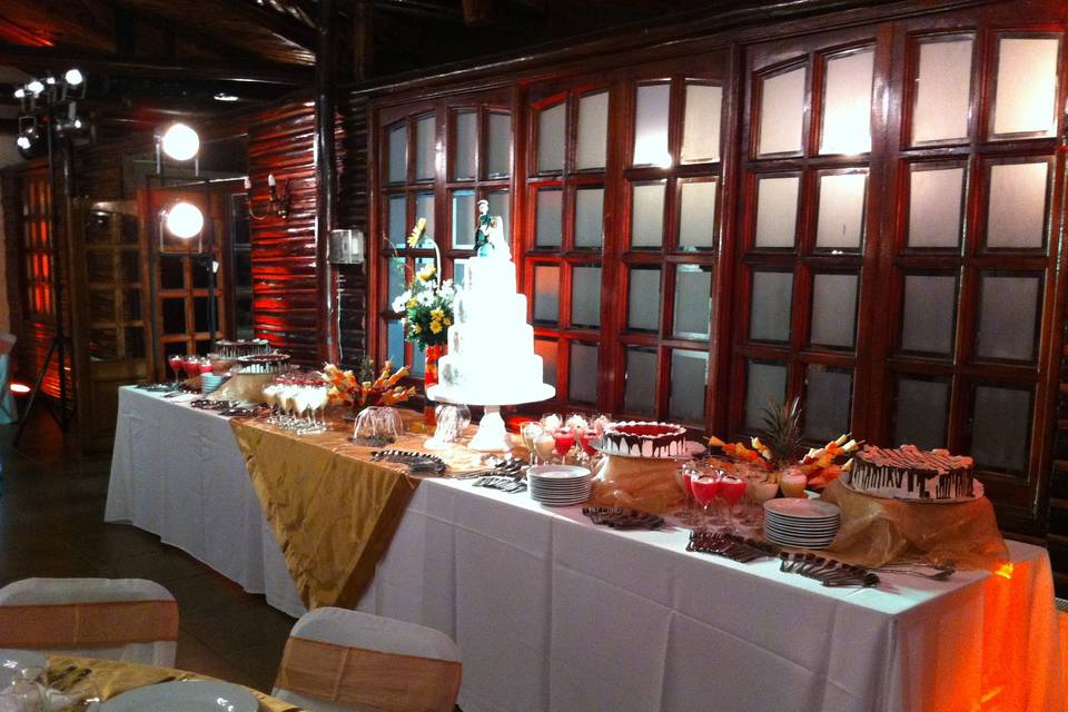 Wedding y Eventos by Sarita Urtubia, Centros de Eventos