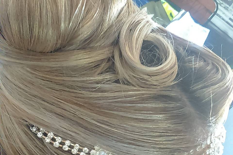 Yas Salas, Belleza