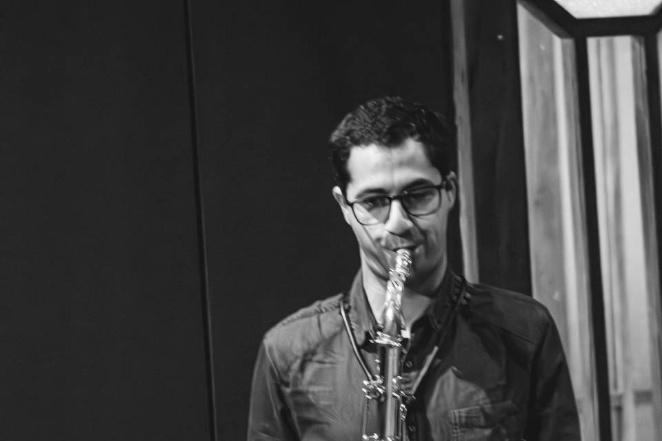 Yvo Cortés Saxofonista, Música