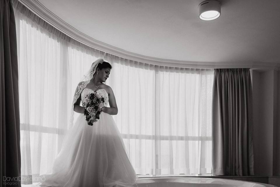 Zoe Novias, Tiendas de Novia